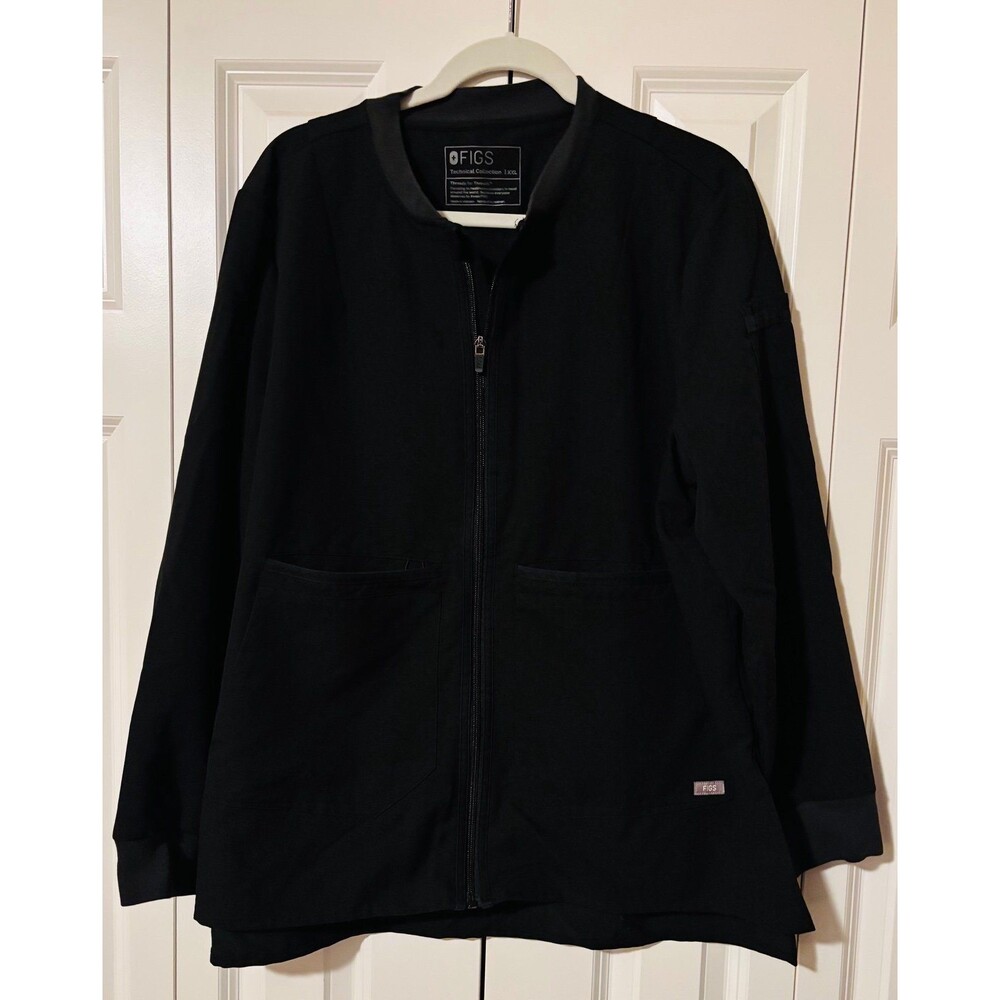 Figs Bellery Scrub Jacket in Black